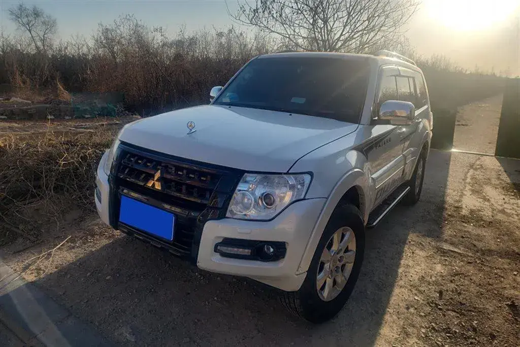 2014 Mitsubishi Pajero 3.0L 177HP V6 5AT