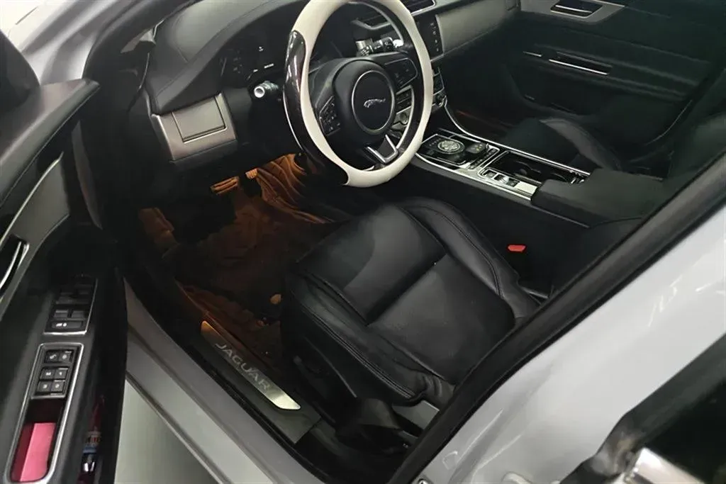 2016 Jaguar XF 3.0T 340HP V6 8AT,autocango,china used car exporter,china ev exporter,chinese used car exporter,chinese used ev exporter
