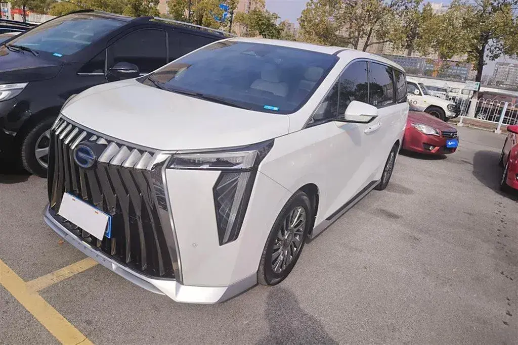 2023 GAC Trumpchi M8 2.0T 190HP L4 E-CVT Hybrid