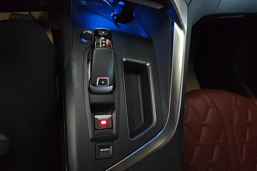 2022 Peugeot 4008 1.8T 211HP L4 8AT,autocango,china used car exporter,china ev exporter,chinese used car exporter,chinese used ev exporter