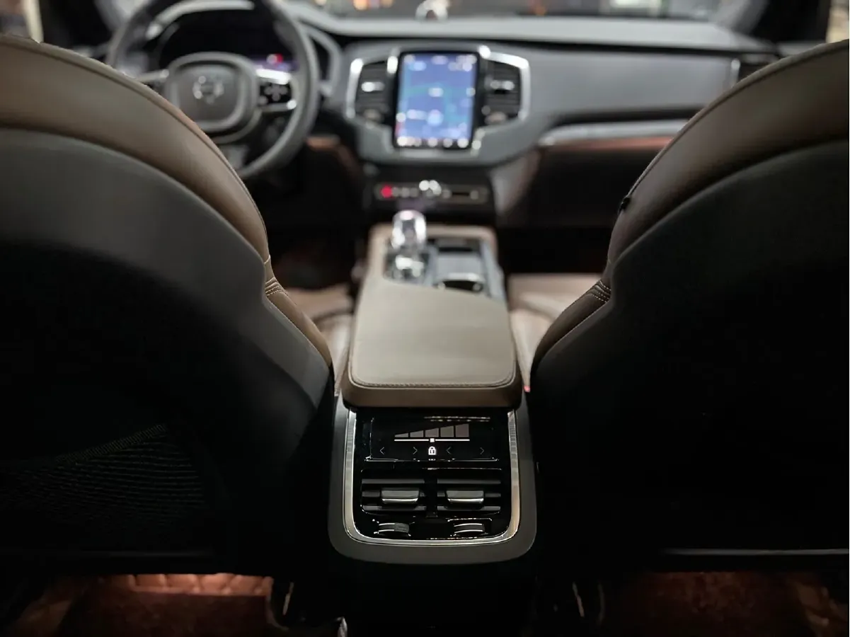 2024 Volvo XC90 2.0T 299HP L4 8AT,autocango,china used car exporter,china ev exporter,chinese used car exporter,chinese used ev exporter