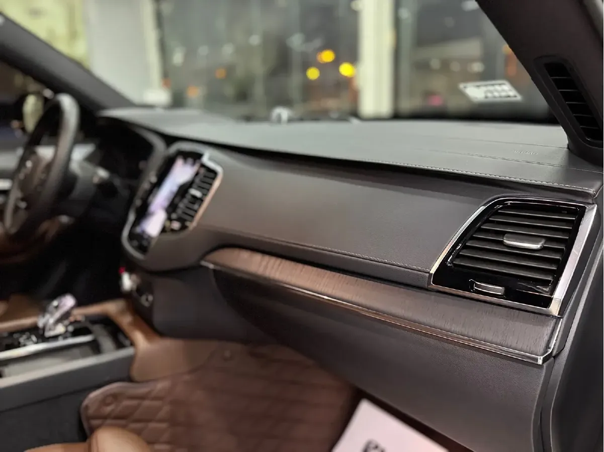 2024 Volvo XC90 2.0T 299HP L4 8AT,autocango,china used car exporter,china ev exporter,chinese used car exporter,chinese used ev exporter