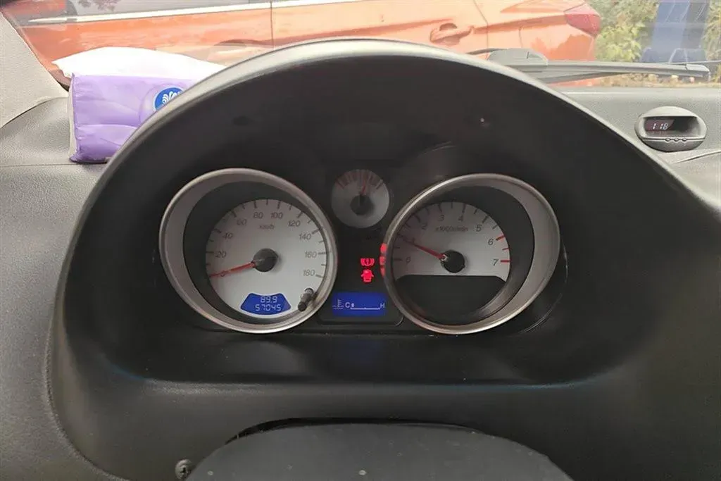 2012 BaoJun LeChi 1.2L 86HP L4 5MT,autocango,china used car exporter,china ev exporter,chinese used car exporter,chinese used ev exporter