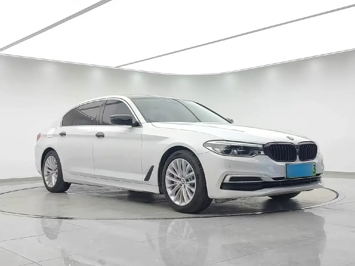 2020 BMW 5 Series 2.0T 184HP L4 8AT PHEV 17.7KWH