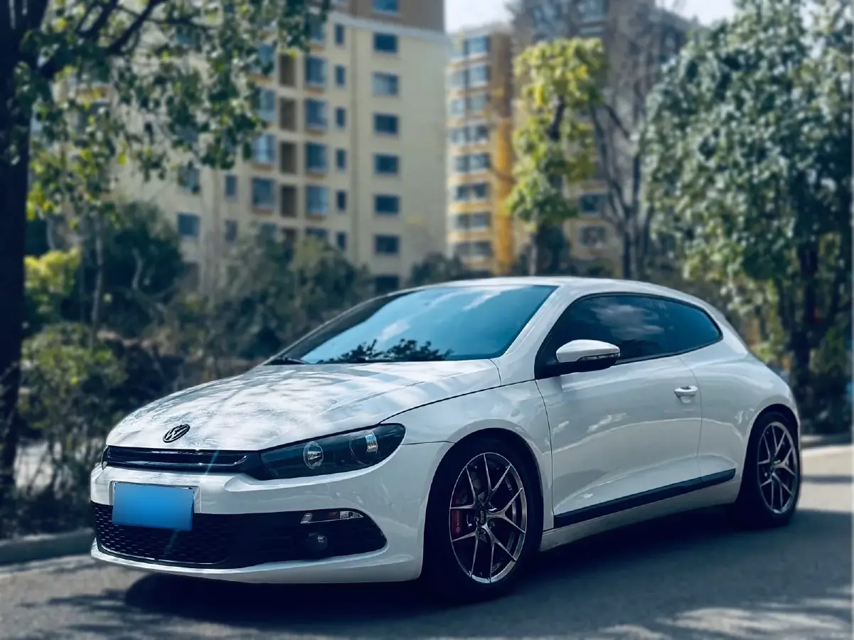 2013 Volkswagen Scirocco 1.4T 122HP L4 7DCT