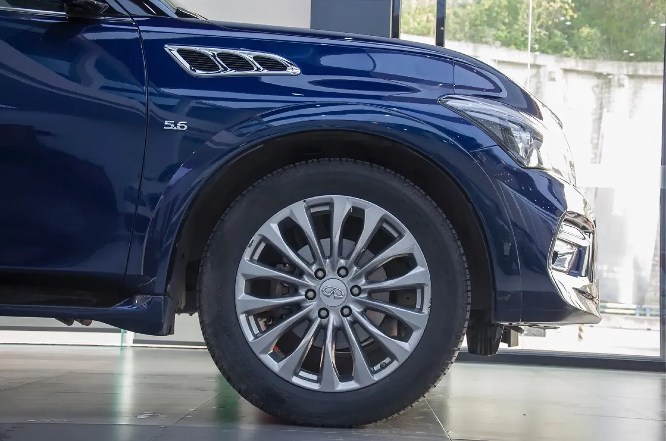 2016 Infiniti QX80 5.6L 398HP V8 7AT,autocango,china used car exporter,china ev exporter,chinese used car exporter,chinese used ev exporter