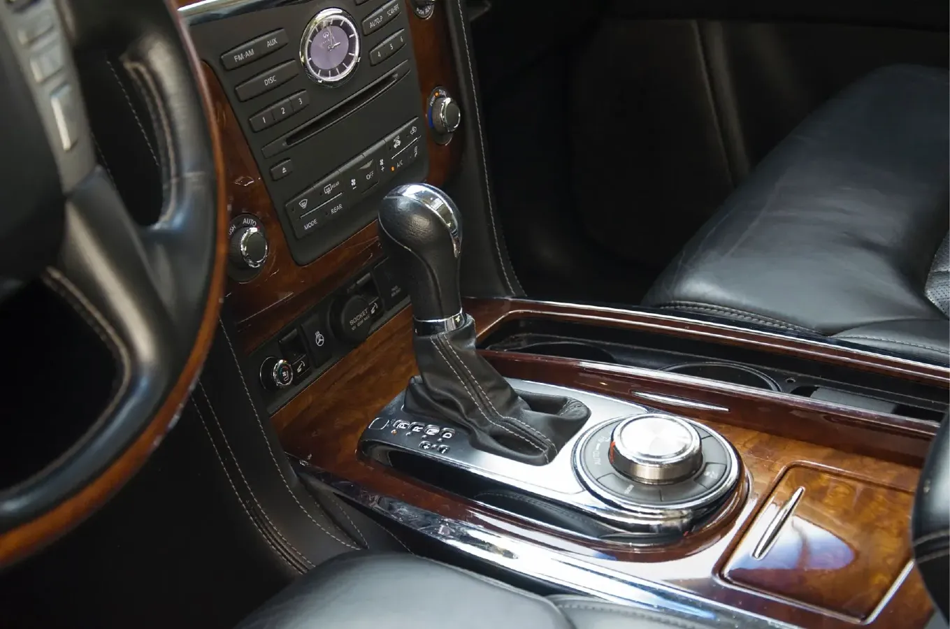 2016 Infiniti QX80 5.6L 398HP V8 7AT,autocango,china used car exporter,china ev exporter,chinese used car exporter,chinese used ev exporter