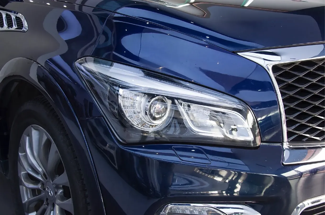 2016 Infiniti QX80 5.6L 398HP V8 7AT,autocango,china used car exporter,china ev exporter,chinese used car exporter,chinese used ev exporter