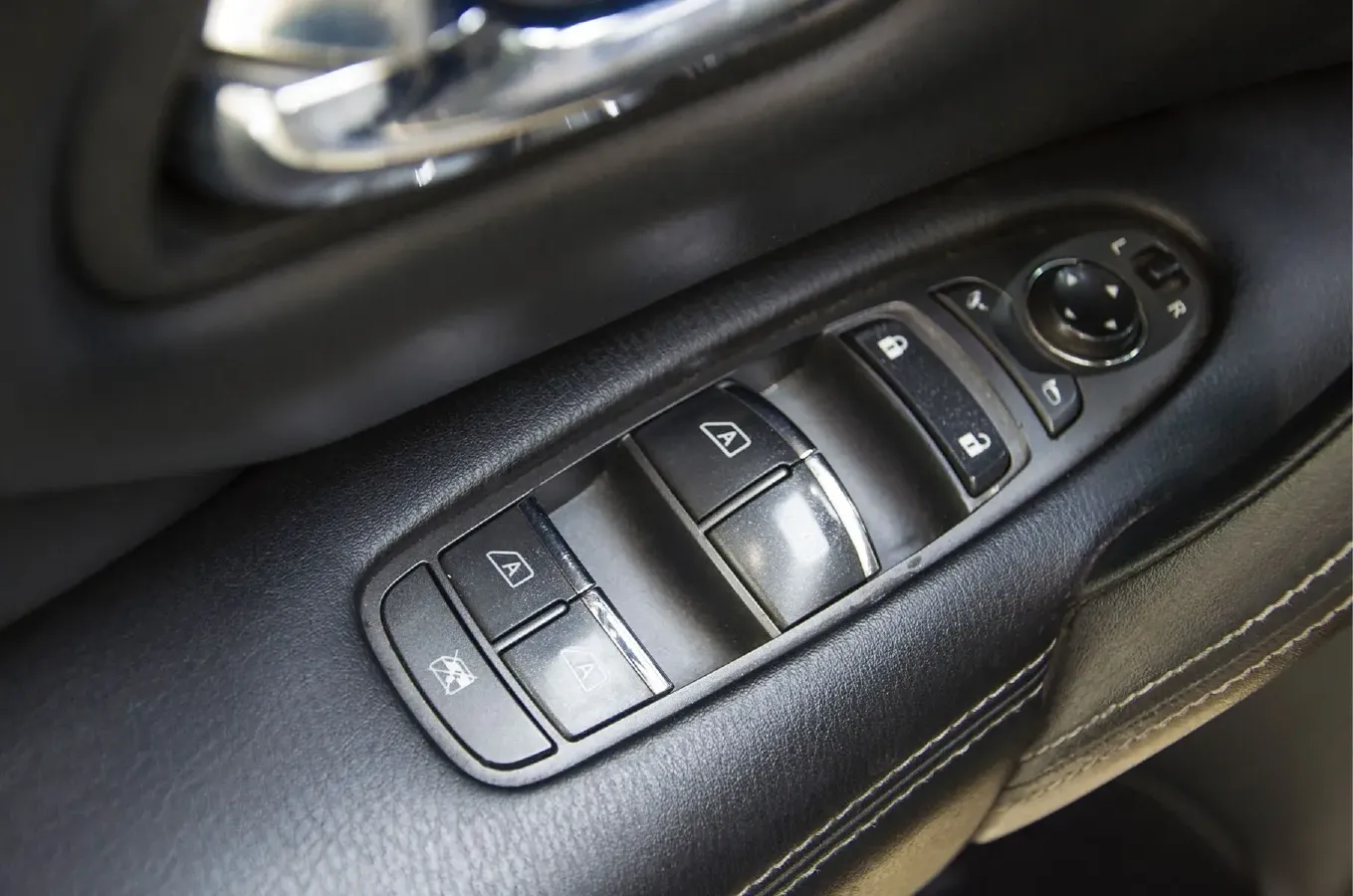 2016 Infiniti QX80 5.6L 398HP V8 7AT,autocango,china used car exporter,china ev exporter,chinese used car exporter,chinese used ev exporter