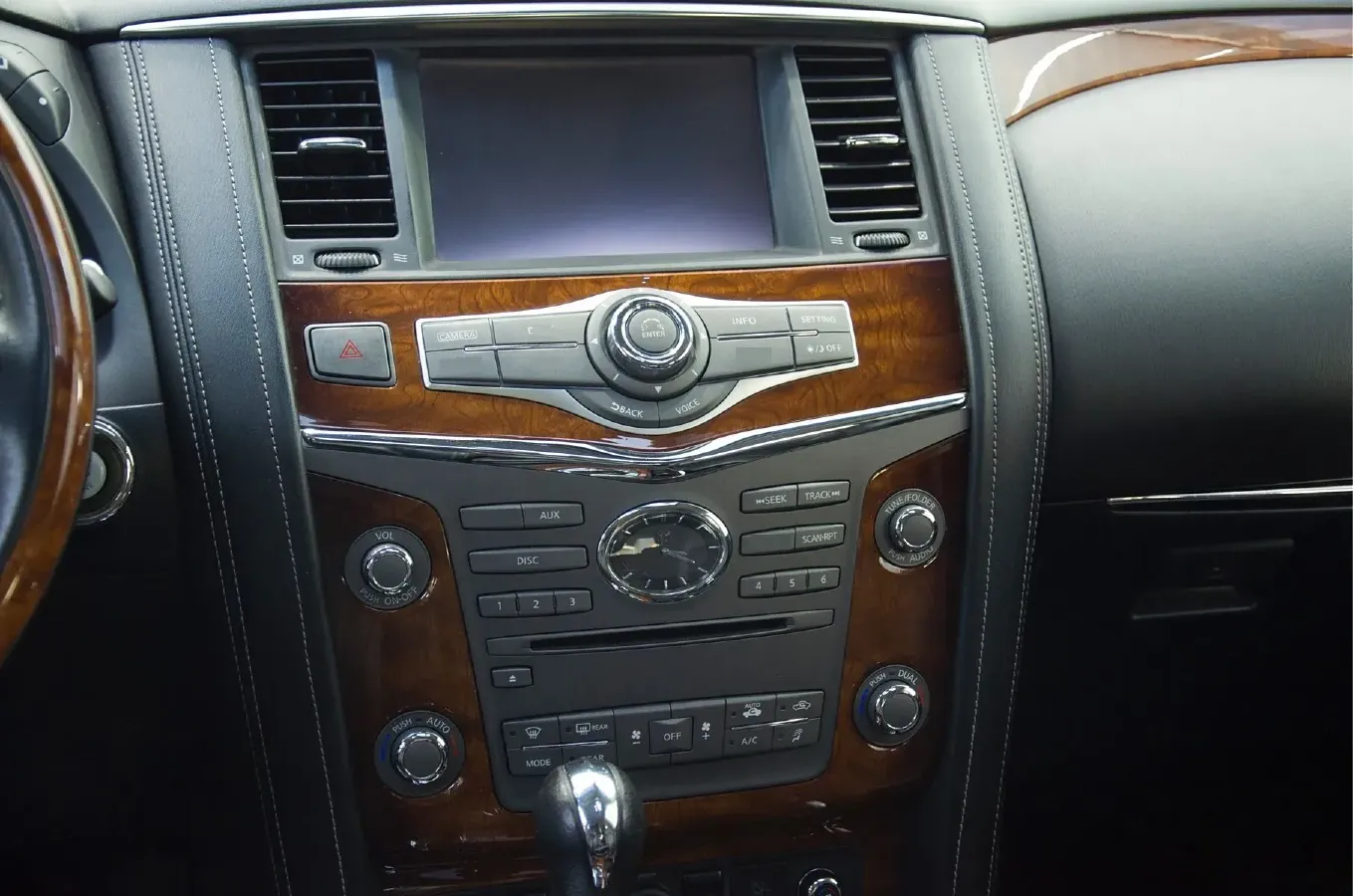 2016 Infiniti QX80 5.6L 398HP V8 7AT,autocango,china used car exporter,china ev exporter,chinese used car exporter,chinese used ev exporter