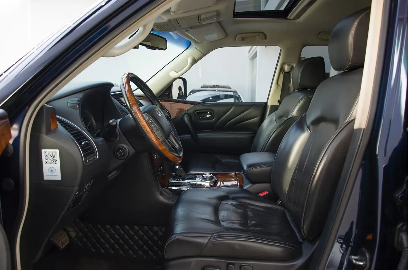 2016 Infiniti QX80 5.6L 398HP V8 7AT,autocango,china used car exporter,china ev exporter,chinese used car exporter,chinese used ev exporter