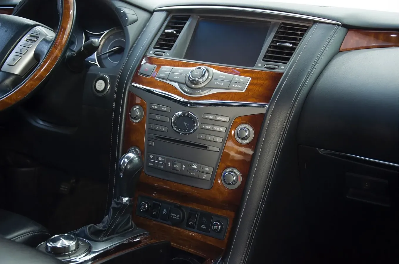 2016 Infiniti QX80 5.6L 398HP V8 7AT,autocango,china used car exporter,china ev exporter,chinese used car exporter,chinese used ev exporter