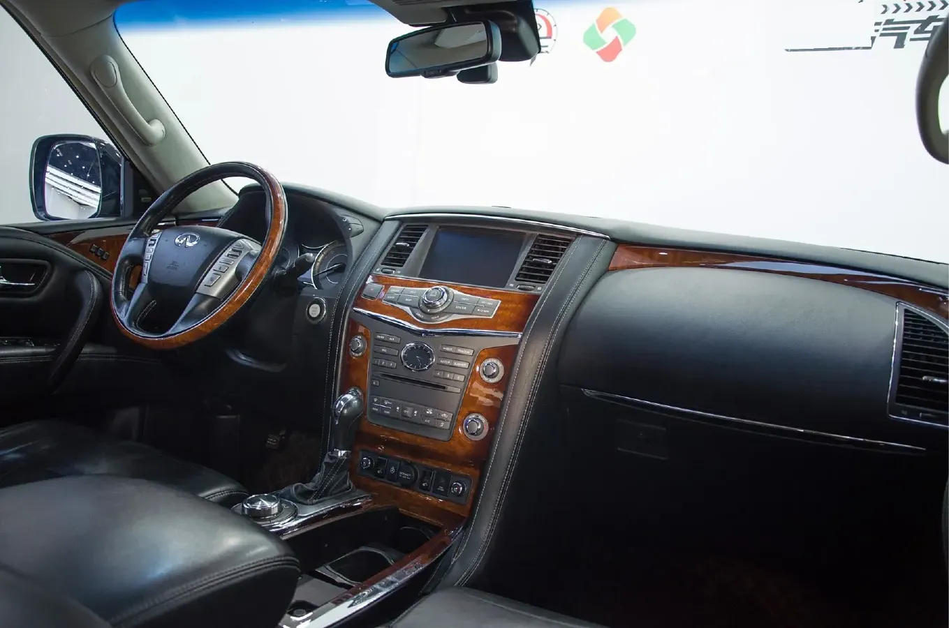 2016 Infiniti QX80 5.6L 398HP V8 7AT,autocango,china used car exporter,china ev exporter,chinese used car exporter,chinese used ev exporter