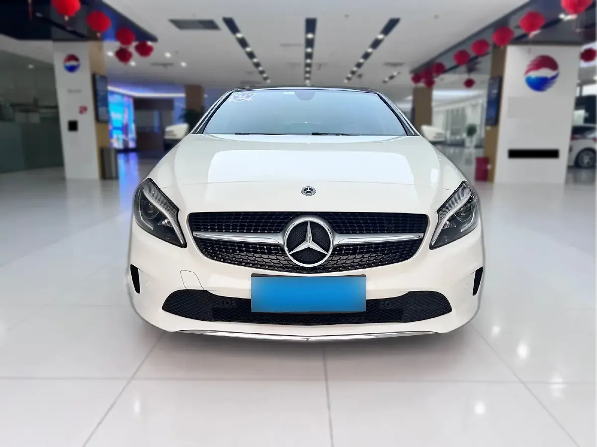 2017 Mercedes-Benz A Class 1.6T 156HP L4 7DCT