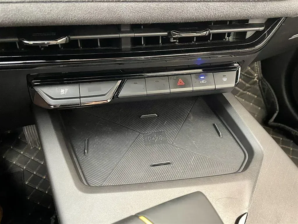 2023 ChangAn Oshan X5 Plus 1.5T 188HP L4 7DCT,autocango,china used car exporter,china ev exporter,chinese used car exporter,chinese used ev exporter