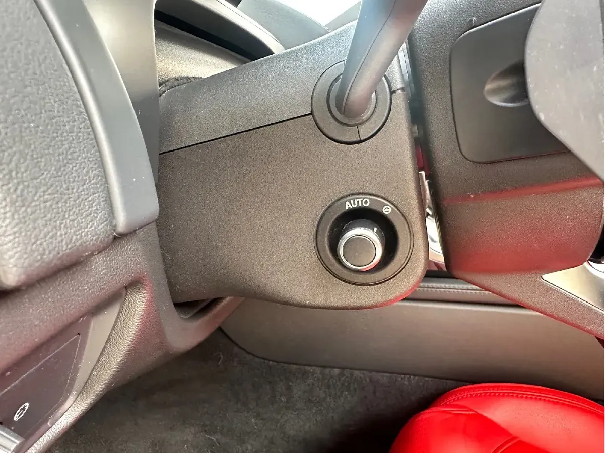 2021 Jaguar F-TYPE 2.0T 300HP L4 8AT,autocango,china used car exporter,china ev exporter,chinese used car exporter,chinese used ev exporter