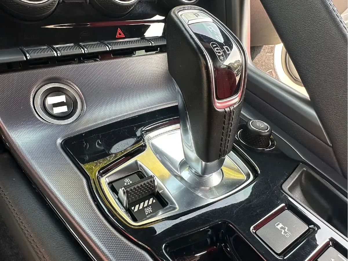 2021 Jaguar F-TYPE 2.0T 300HP L4 8AT,autocango,china used car exporter,china ev exporter,chinese used car exporter,chinese used ev exporter