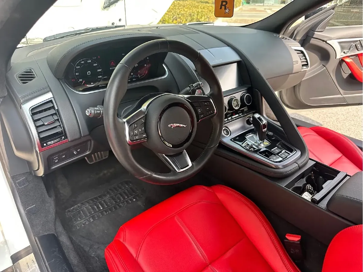 2021 Jaguar F-TYPE 2.0T 300HP L4 8AT,autocango,china used car exporter,china ev exporter,chinese used car exporter,chinese used ev exporter