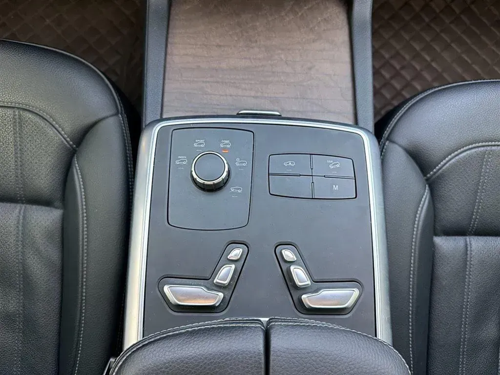 2021 BeiJing BJ90 3.0T 333HP V6 9AT,autocango,china used car exporter,china ev exporter,chinese used car exporter,chinese used ev exporter