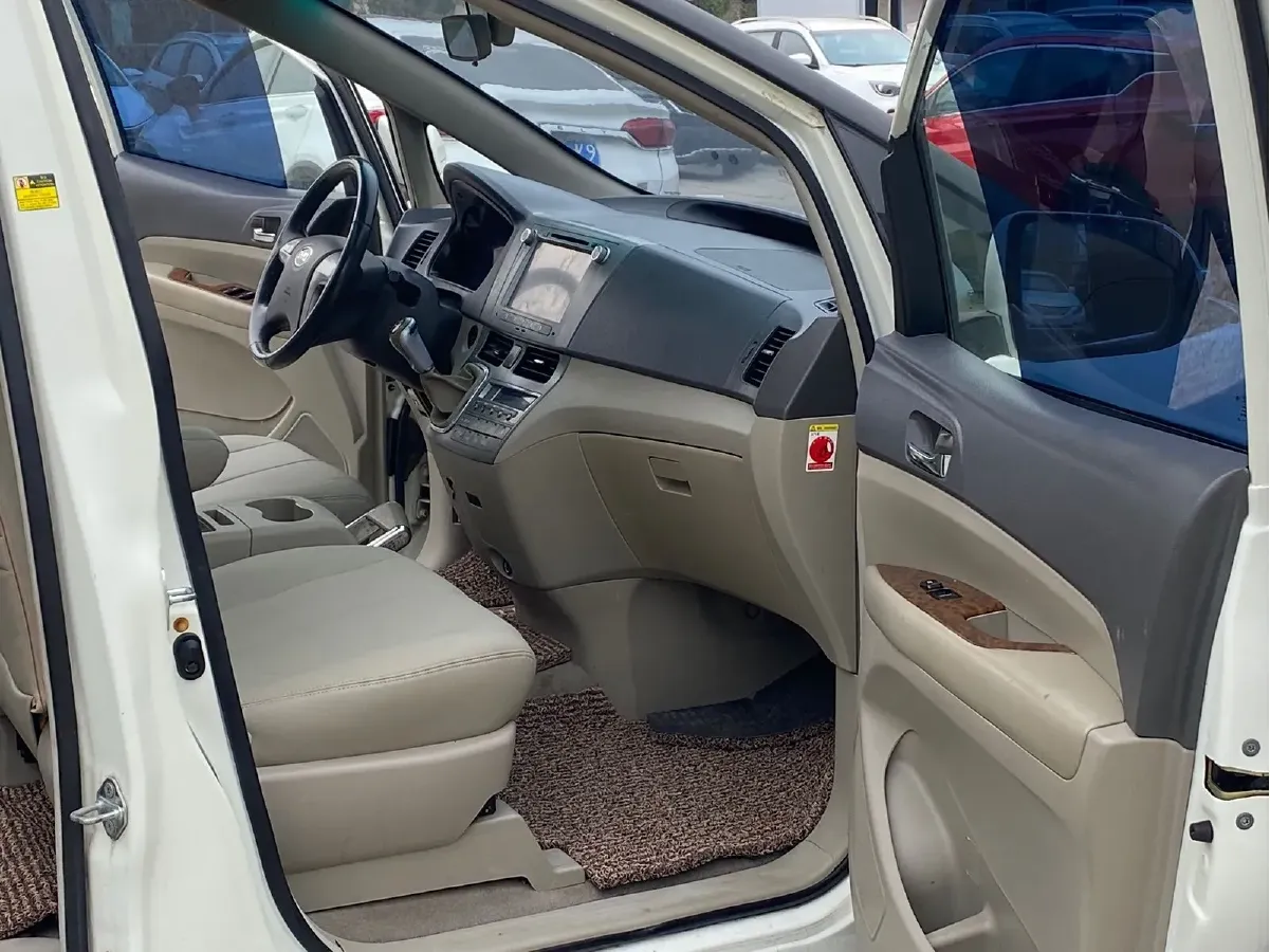 2013 BYD M6 2.0L 140HP L4 5MT,autocango,china used car exporter,china ev exporter,chinese used car exporter,chinese used ev exporter