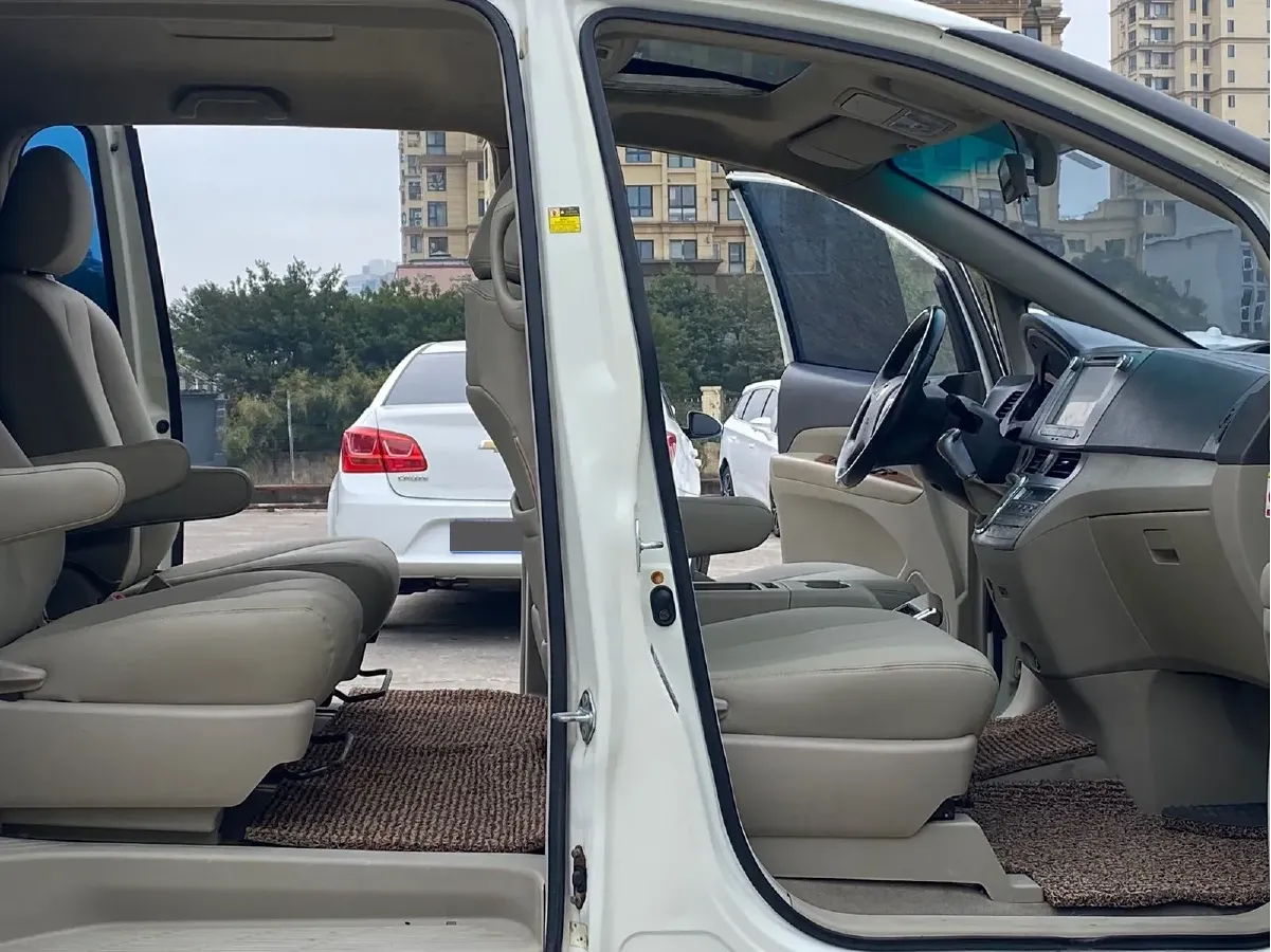 2013 BYD M6 2.0L 140HP L4 5MT,autocango,china used car exporter,china ev exporter,chinese used car exporter,chinese used ev exporter