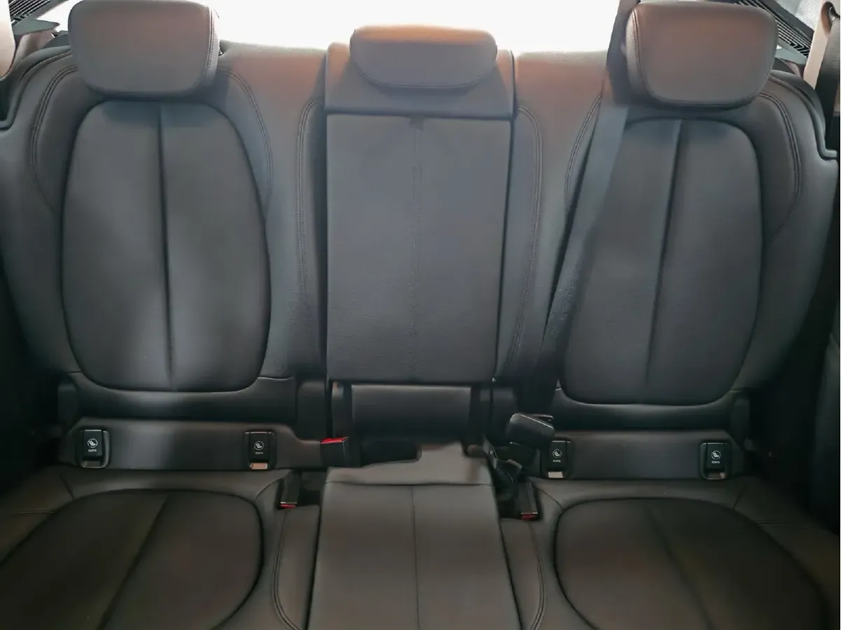 2019 BMW 2 Series SUV 1.5T 140HP L3 7DCT,autocango,china used car exporter,china ev exporter,chinese used car exporter,chinese used ev exporter