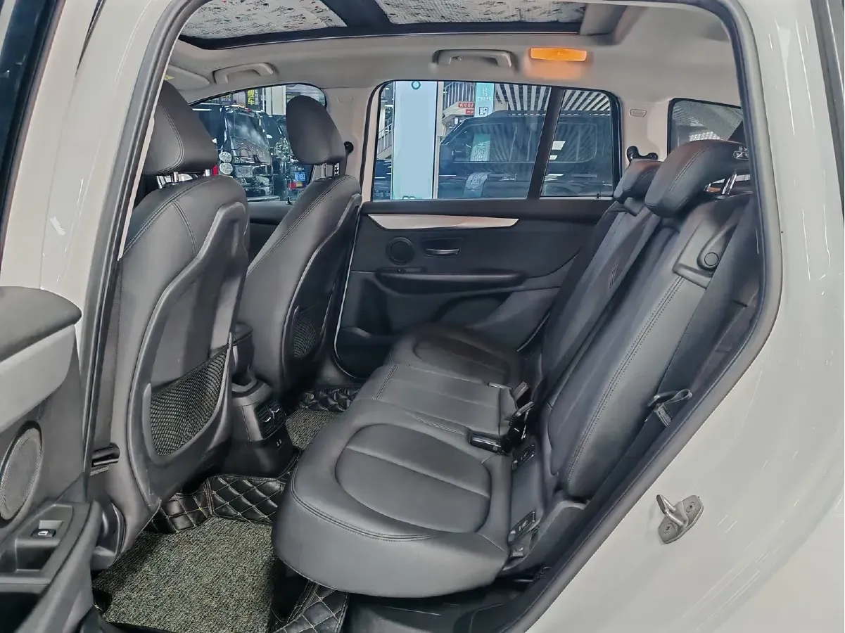 2019 BMW 2 Series SUV 1.5T 140HP L3 7DCT,autocango,china used car exporter,china ev exporter,chinese used car exporter,chinese used ev exporter