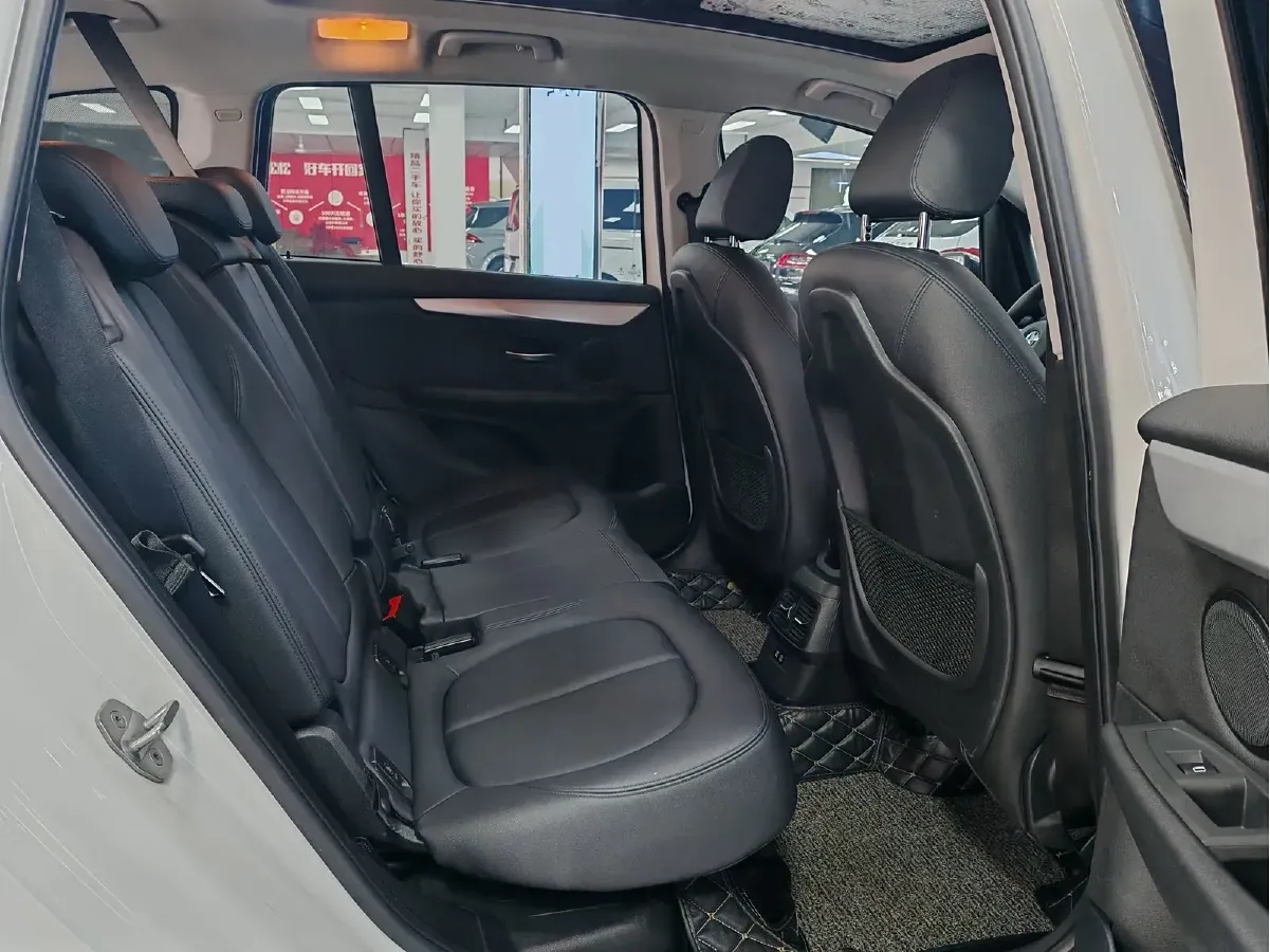 2019 BMW 2 Series SUV 1.5T 140HP L3 7DCT,autocango,china used car exporter,china ev exporter,chinese used car exporter,chinese used ev exporter