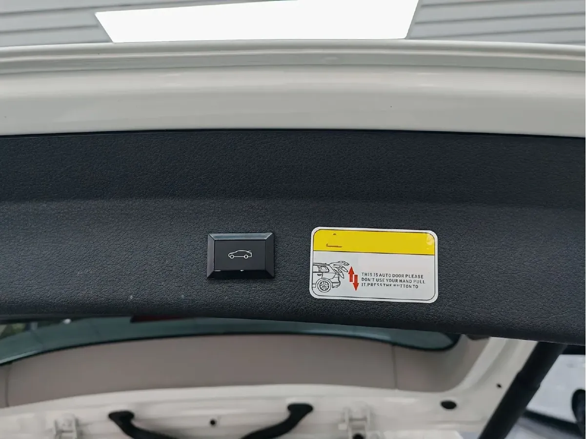 2019 BMW 2 Series SUV 1.5T 140HP L3 7DCT,autocango,china used car exporter,china ev exporter,chinese used car exporter,chinese used ev exporter