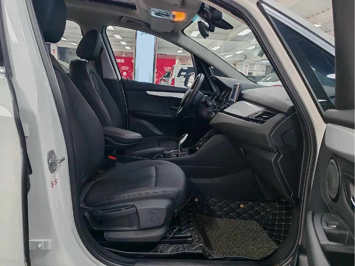 2019 BMW 2 Series SUV 1.5T 140HP L3 7DCT,autocango,china used car exporter,china ev exporter,chinese used car exporter,chinese used ev exporter