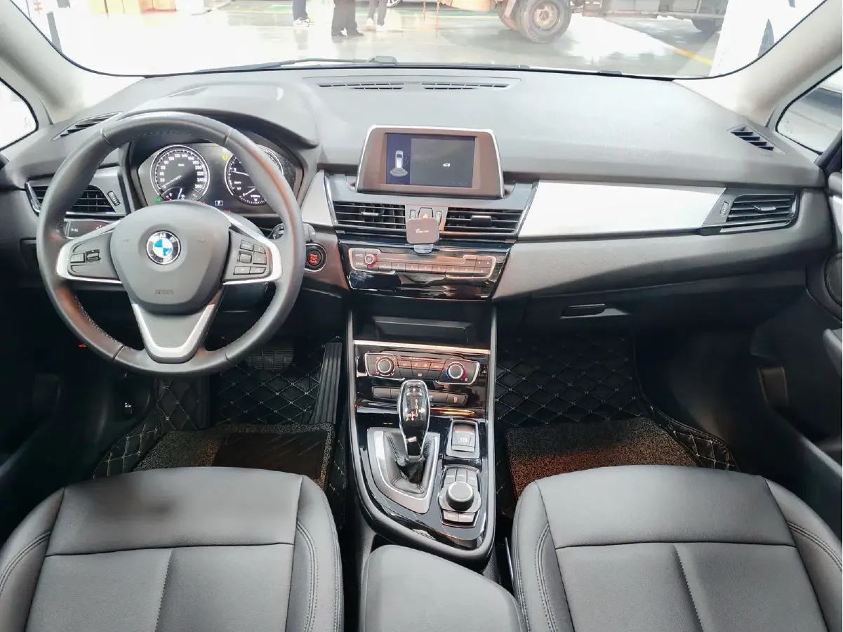 2019 BMW 2 Series SUV 1.5T 140HP L3 7DCT,autocango,china used car exporter,china ev exporter,chinese used car exporter,chinese used ev exporter