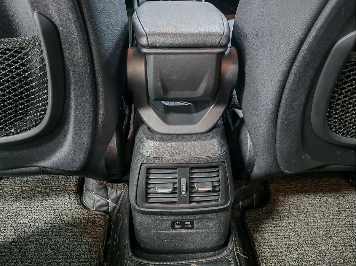 2019 BMW 2 Series SUV 1.5T 140HP L3 7DCT,autocango,china used car exporter,china ev exporter,chinese used car exporter,chinese used ev exporter