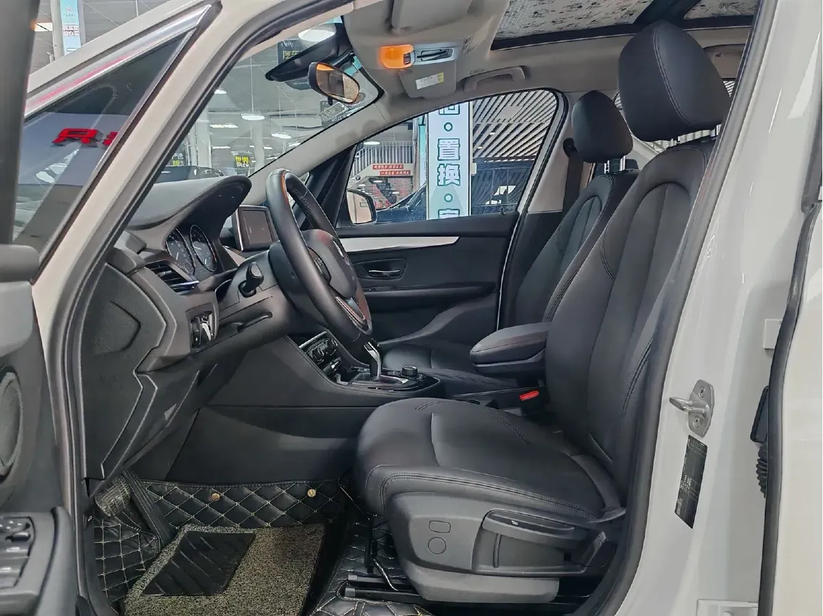 2019 BMW 2 Series SUV 1.5T 140HP L3 7DCT,autocango,china used car exporter,china ev exporter,chinese used car exporter,chinese used ev exporter