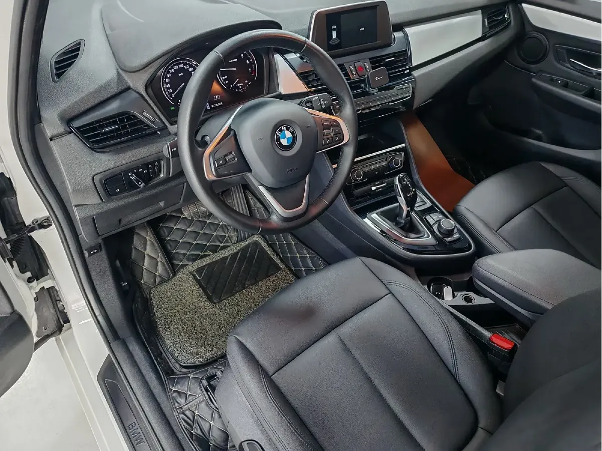 2019 BMW 2 Series SUV 1.5T 140HP L3 7DCT,autocango,china used car exporter,china ev exporter,chinese used car exporter,chinese used ev exporter