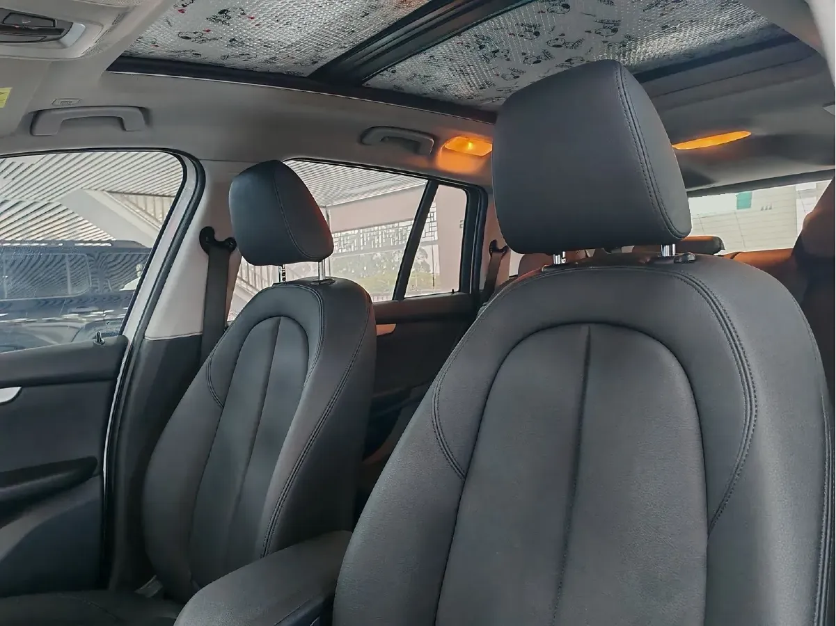 2019 BMW 2 Series SUV 1.5T 140HP L3 7DCT,autocango,china used car exporter,china ev exporter,chinese used car exporter,chinese used ev exporter