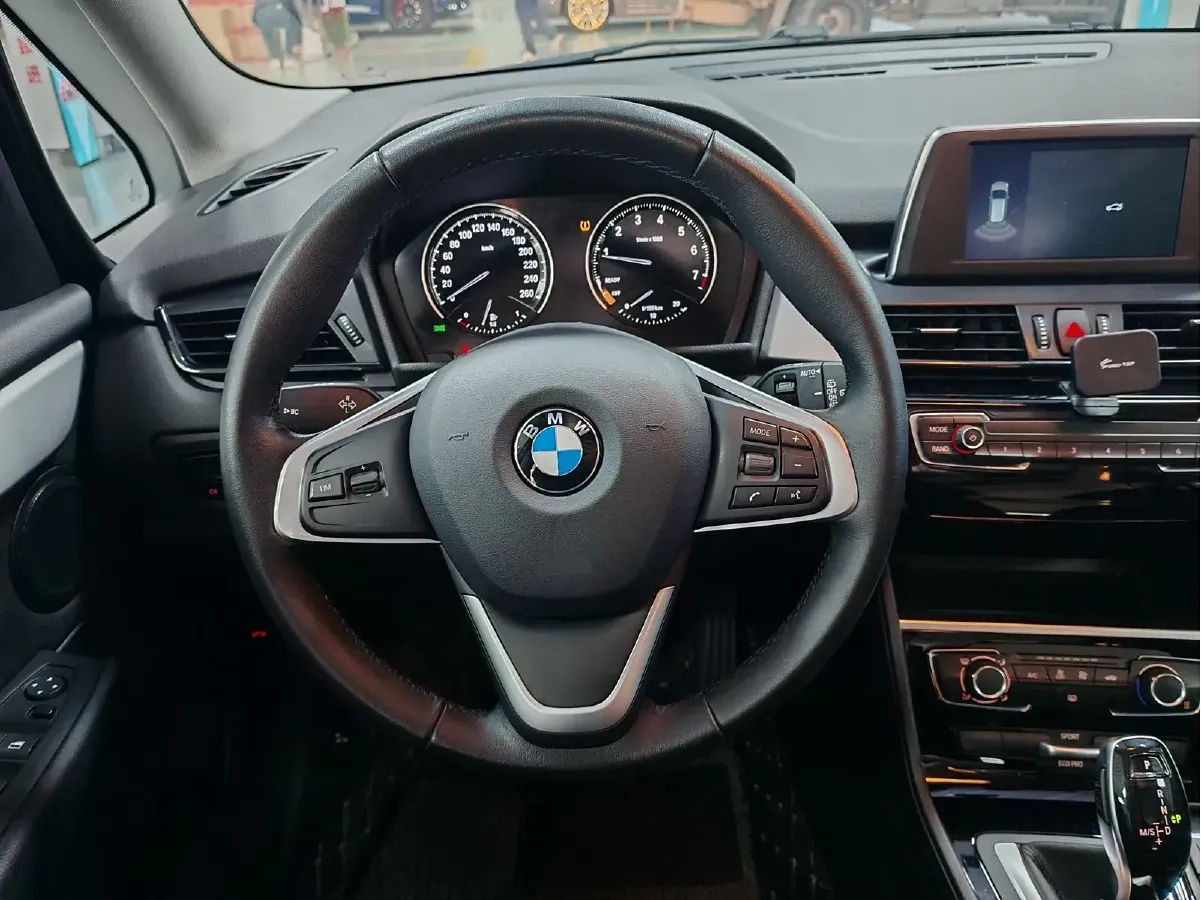 2019 BMW 2 Series SUV 1.5T 140HP L3 7DCT,autocango,china used car exporter,china ev exporter,chinese used car exporter,chinese used ev exporter