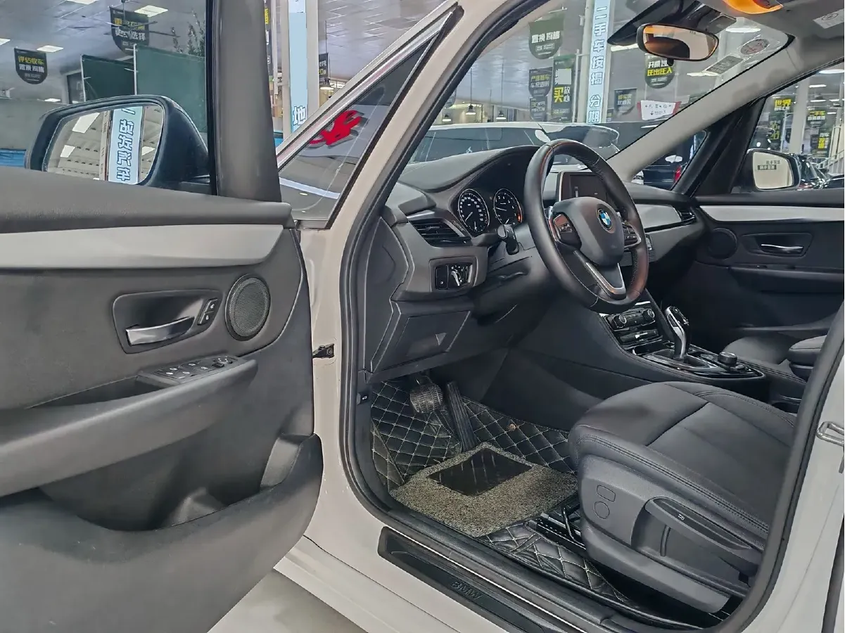 2019 BMW 2 Series SUV 1.5T 140HP L3 7DCT,autocango,china used car exporter,china ev exporter,chinese used car exporter,chinese used ev exporter