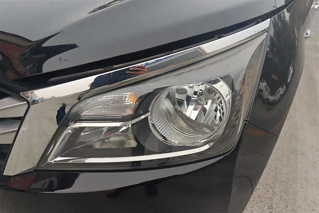 2016 Venucia T70 1.6L 121HP L4 5MT,autocango,china used car exporter,china ev exporter,chinese used car exporter,chinese used ev exporter