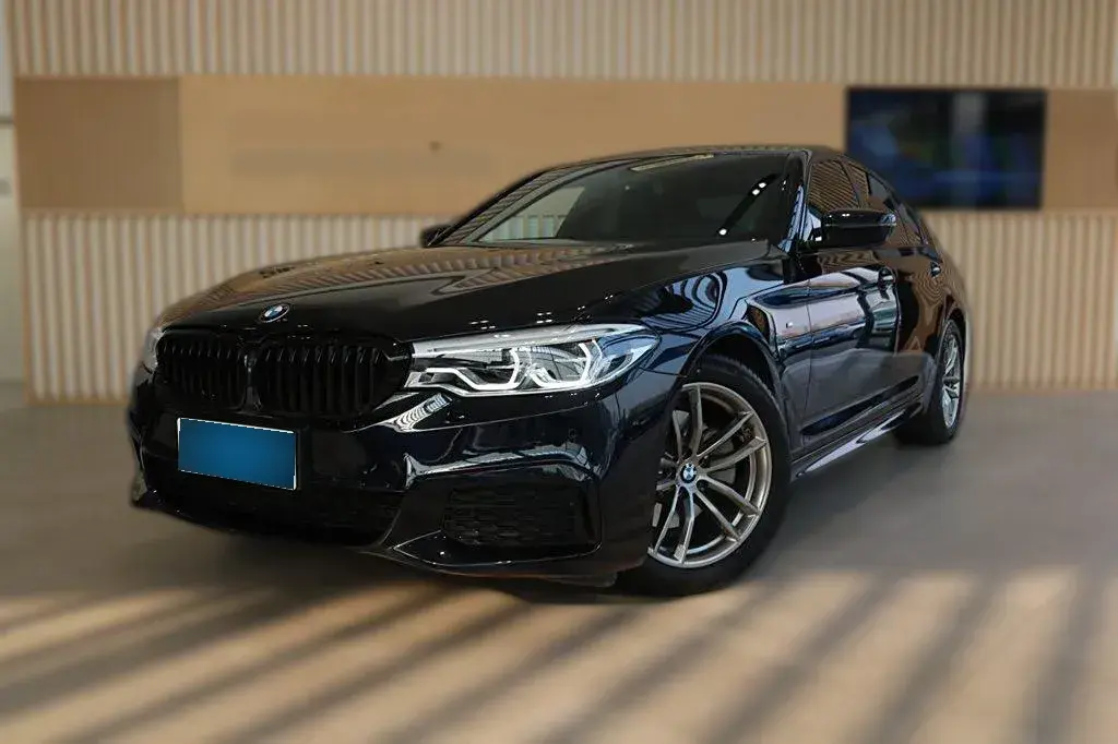 2020 BMW 5 Series 2.0T 184HP L4 8AT