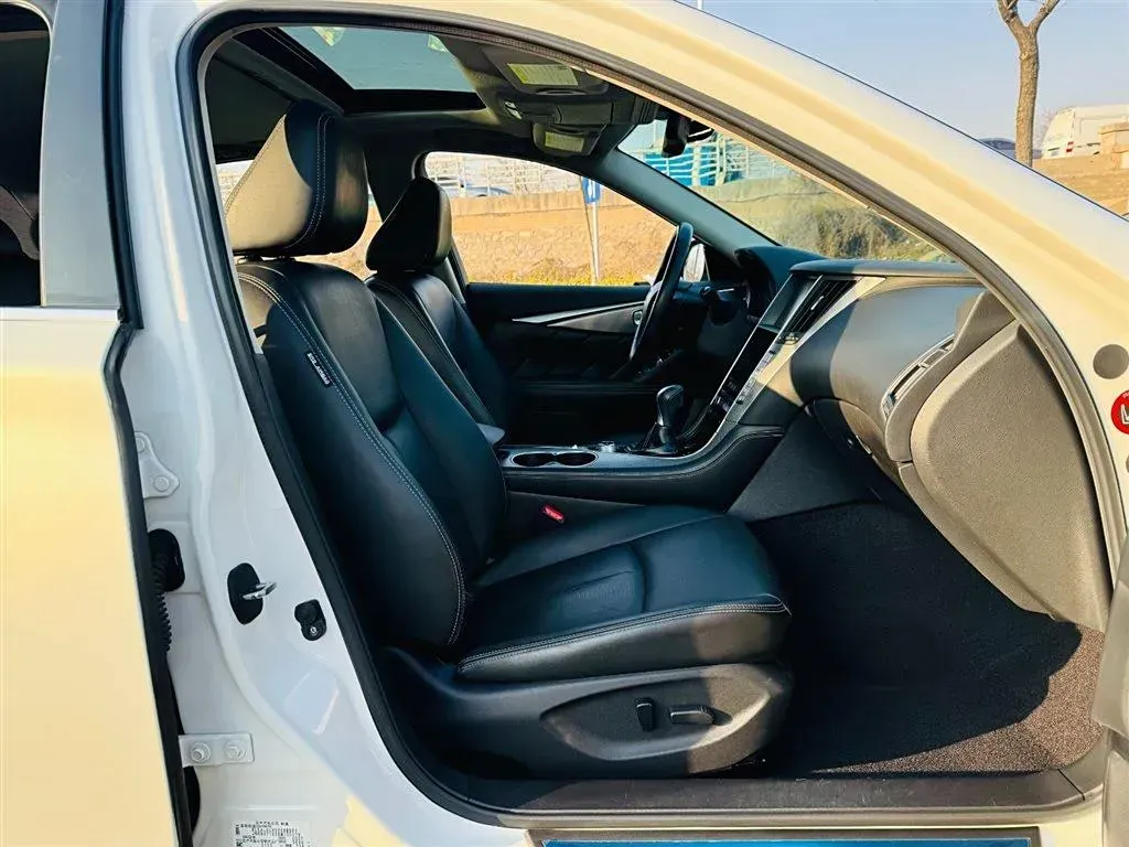 2014 Infiniti Q50 3.7L 351HP V6 7AT,autocango,china used car exporter,china ev exporter,chinese used car exporter,chinese used ev exporter