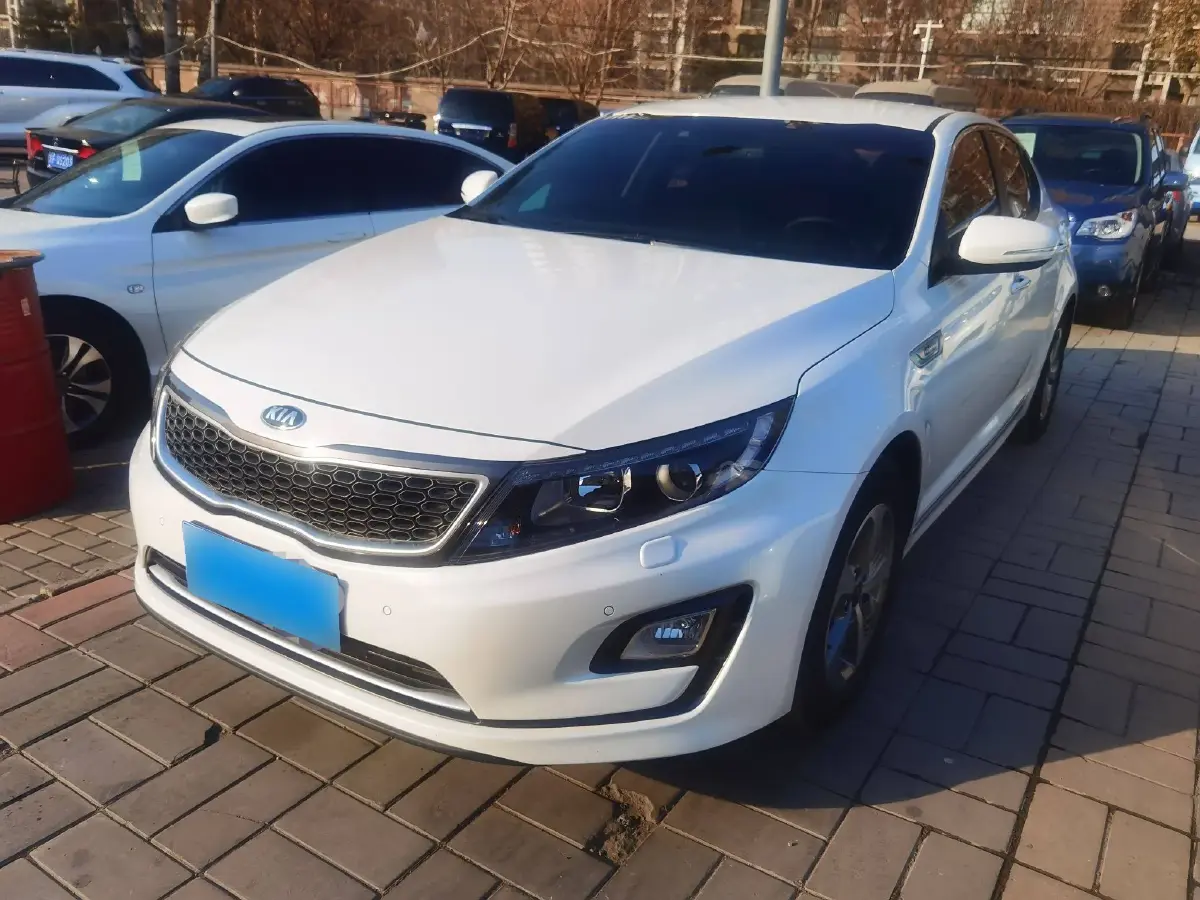 2014 Kia K5 2.0L 150HP L4 6AT Hybrid
