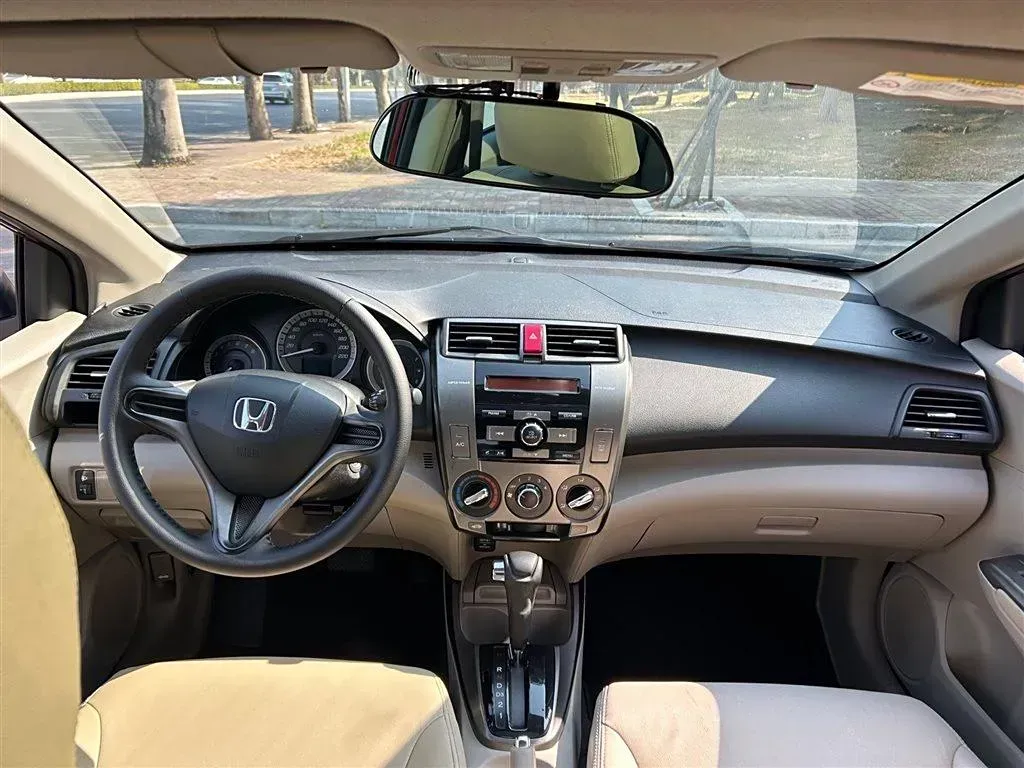 2012 Honda City Classic 1.5L 120HP L4 5AT,autocango,china used car exporter,china ev exporter,chinese used car exporter,chinese used ev exporter