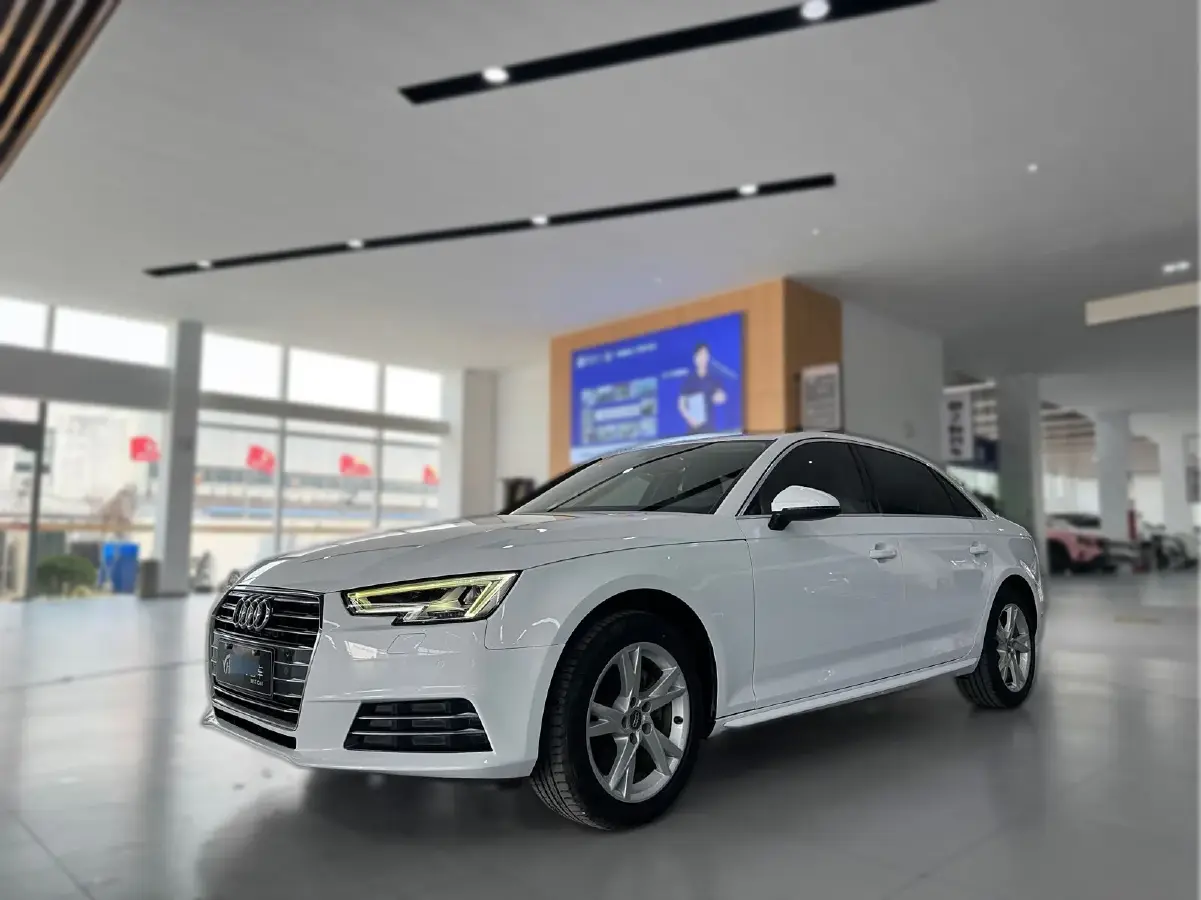 2018 Audi A4L 2.0T 190HP L4 7DCT