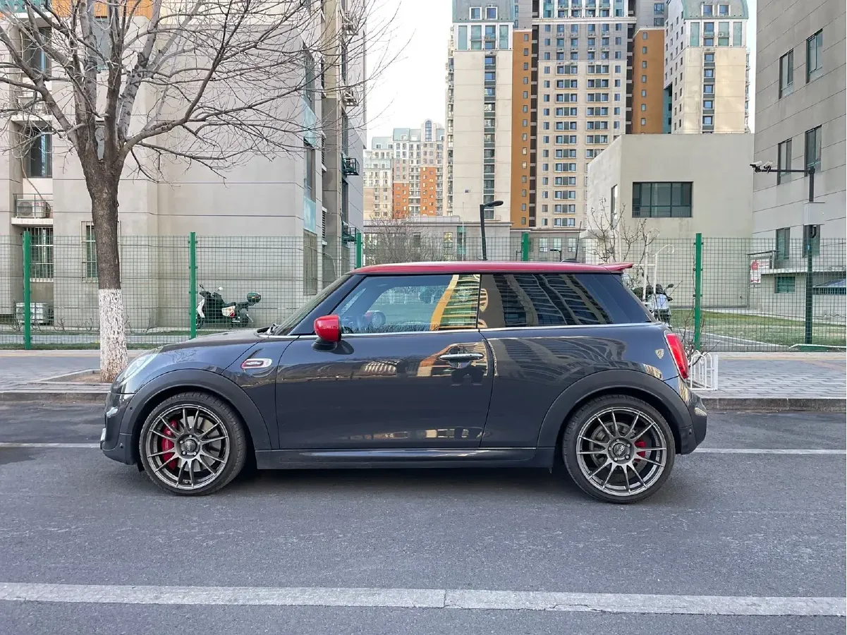2020 MINI JCW 2.0T 231HP L4 8AT,autocango,china used car exporter,china ev exporter,chinese used car exporter,chinese used ev exporter