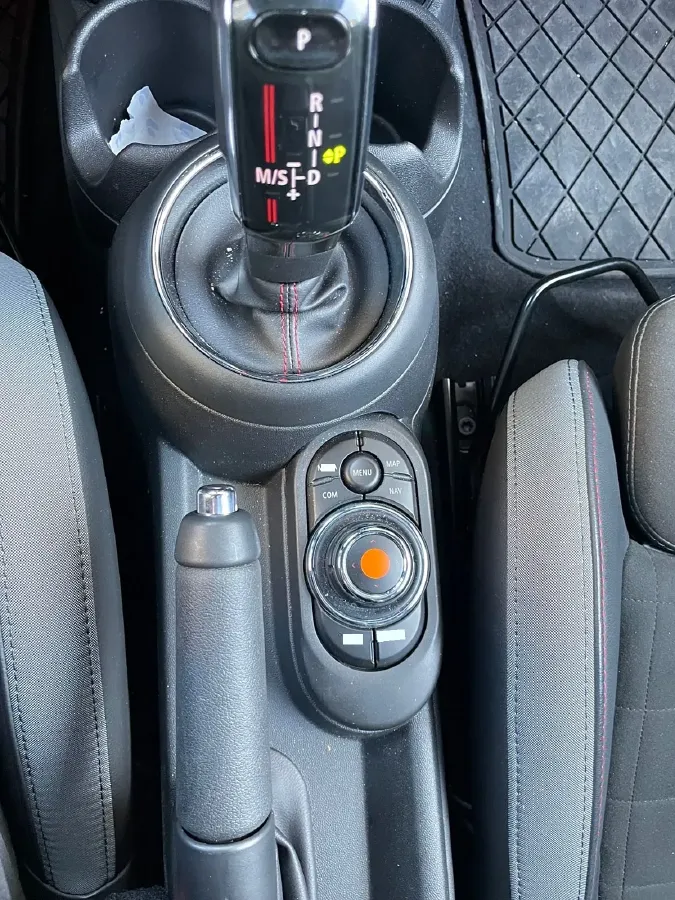 2020 MINI JCW 2.0T 231HP L4 8AT,autocango,china used car exporter,china ev exporter,chinese used car exporter,chinese used ev exporter