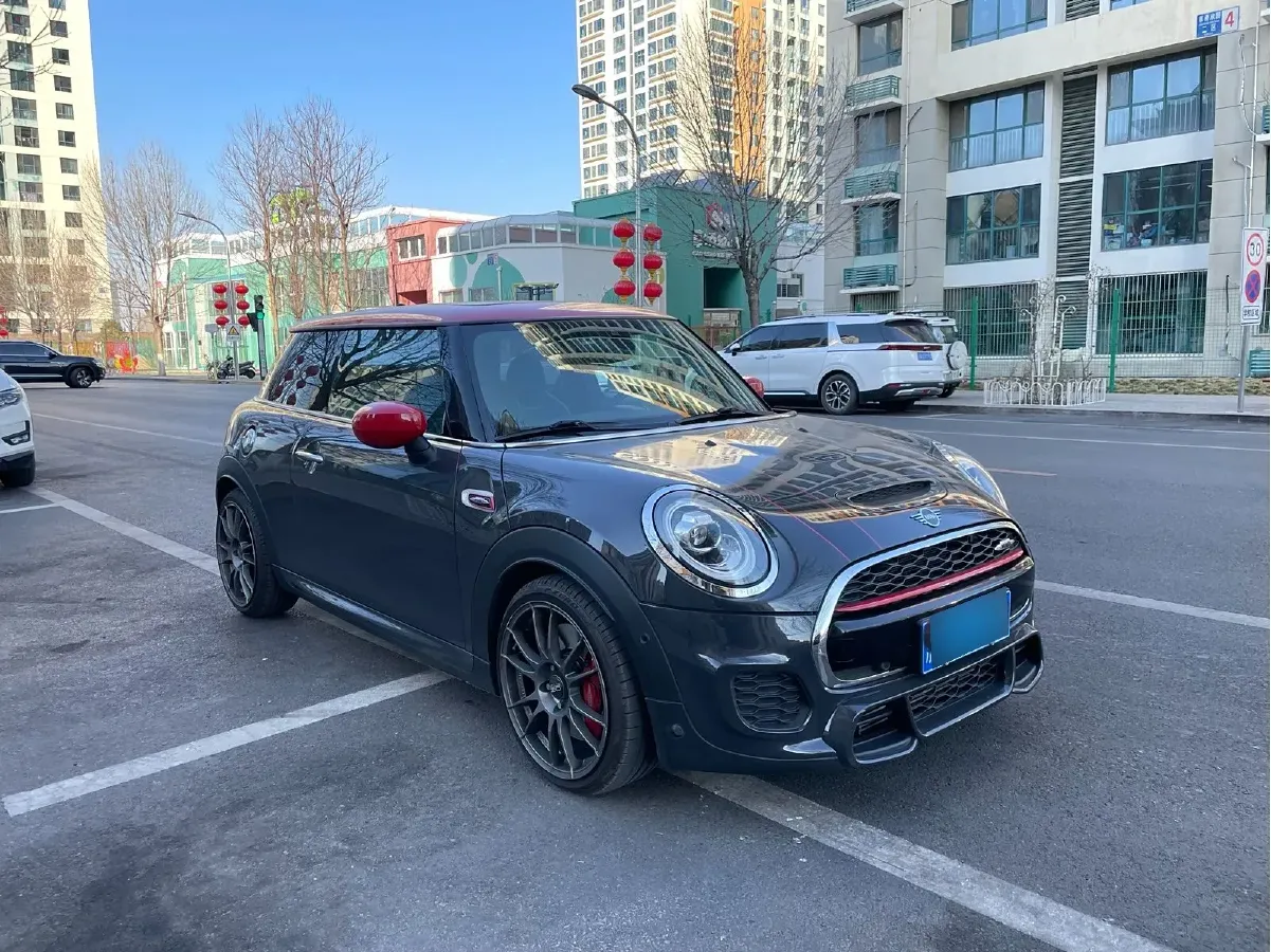 2020 MINI JCW 2.0T 231HP L4 8AT,autocango,china used car exporter,china ev exporter,chinese used car exporter,chinese used ev exporter