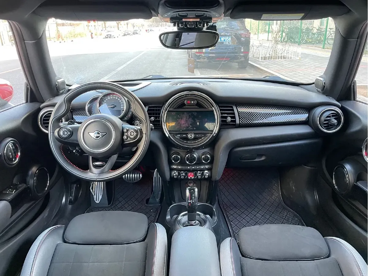 2020 MINI JCW 2.0T 231HP L4 8AT,autocango,china used car exporter,china ev exporter,chinese used car exporter,chinese used ev exporter