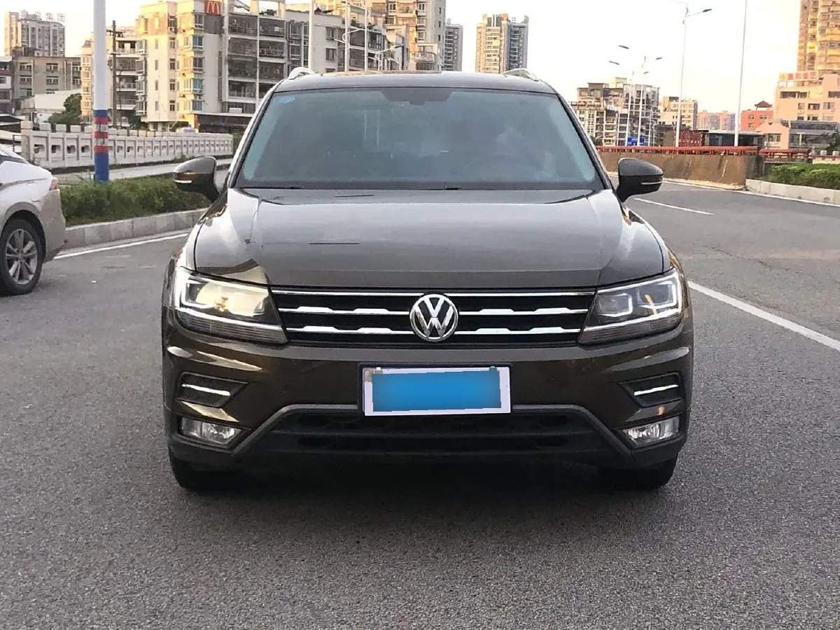 2017 Volkswagen Tiguan L 1.8T 180HP L4 7DCT