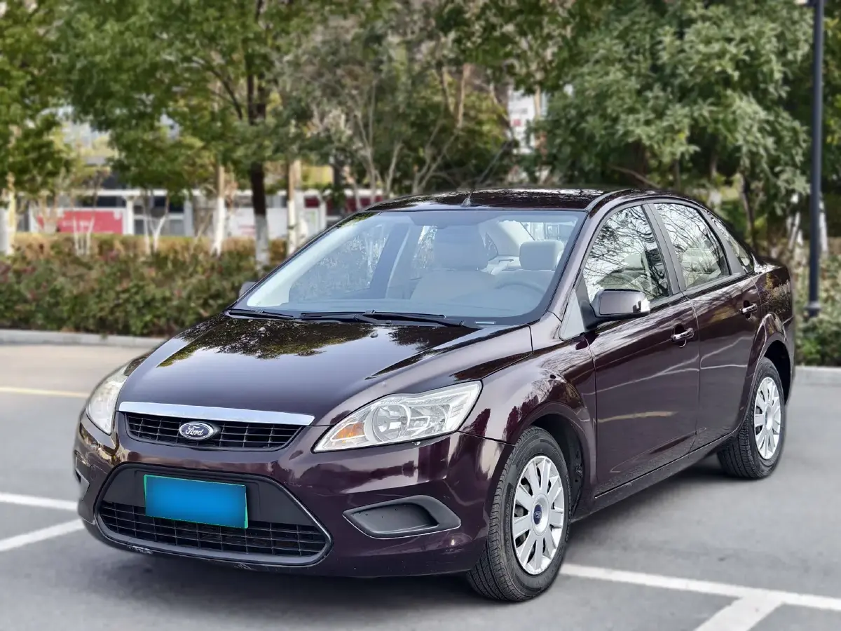 2013 Ford Focus 1.8L 124HP L4 5MT