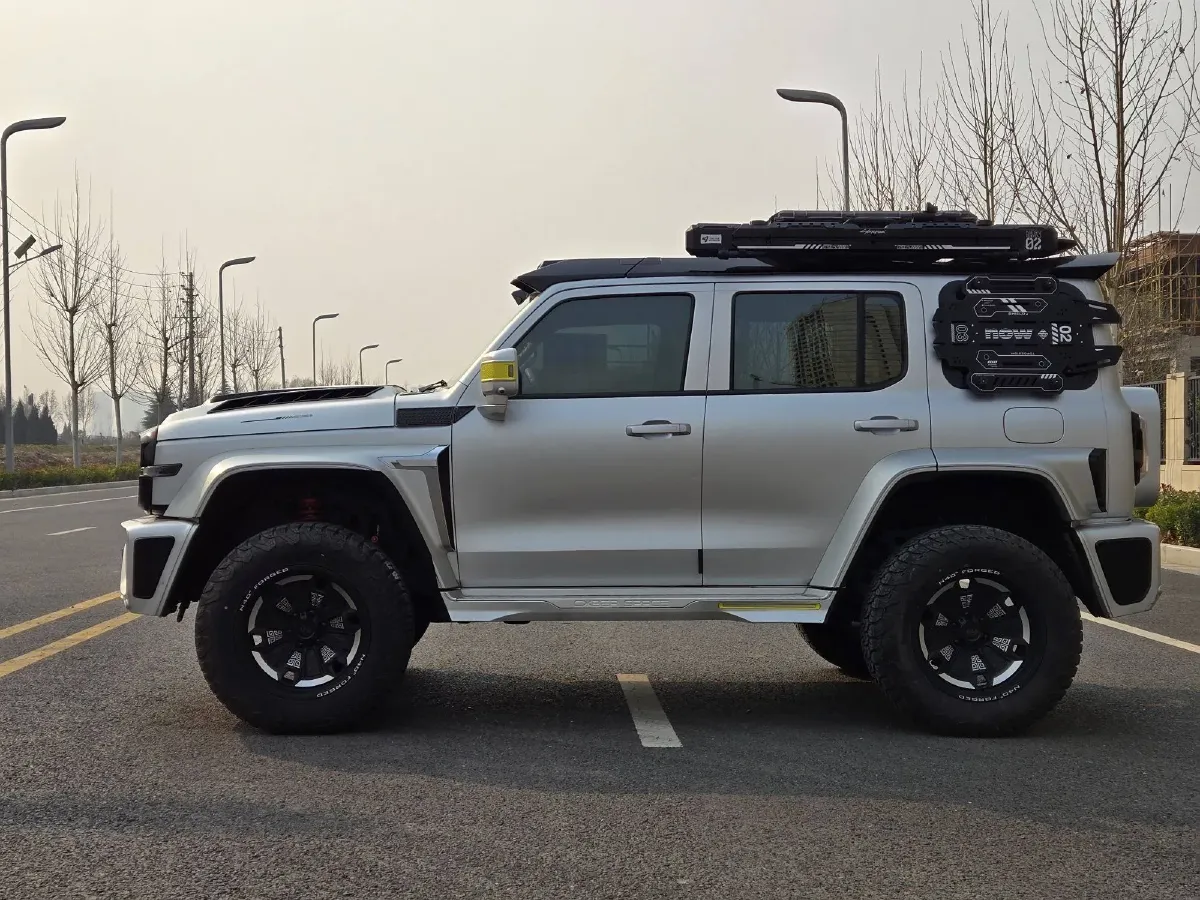 2021 Cyberspace 300 2.0T 227HP L4 8AT,autocango,china used car exporter,china ev exporter,chinese used car exporter,chinese used ev exporter